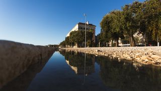 Dio zadarske rive urušio se nakon tijekom jučerašnjeg nevremena