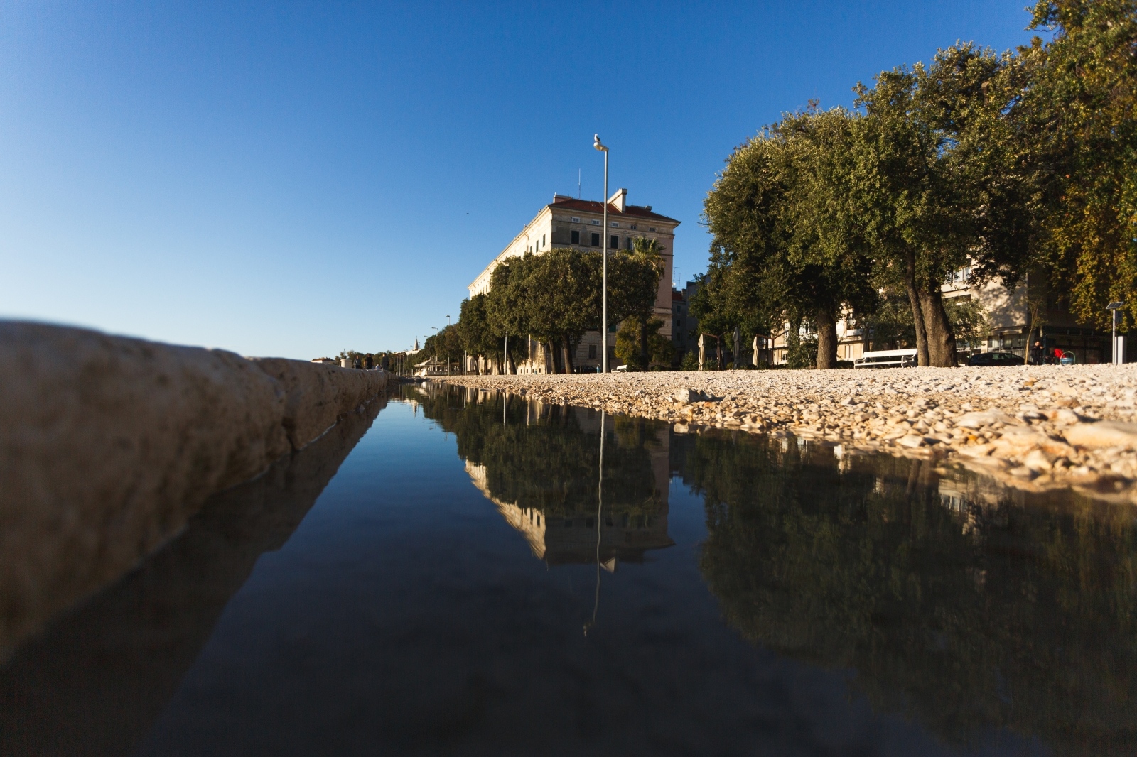 Dio zadarske rive urušio se nakon tijekom jučerašnjeg nevremena