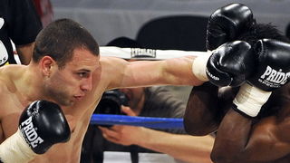 Split, 270310.
Veceras se u Spaladium Areni odrzava spektakl “Obracun u ringu 10” povodom 15-te obljetnice boksackog kluba Pit Bull. Borci ce nastupiti u 17 atraktivnih K1 i MMA ( ultimate fight) borbama.
Na fotografiji: Frane Radnic i Philippe Salmon.
Fo