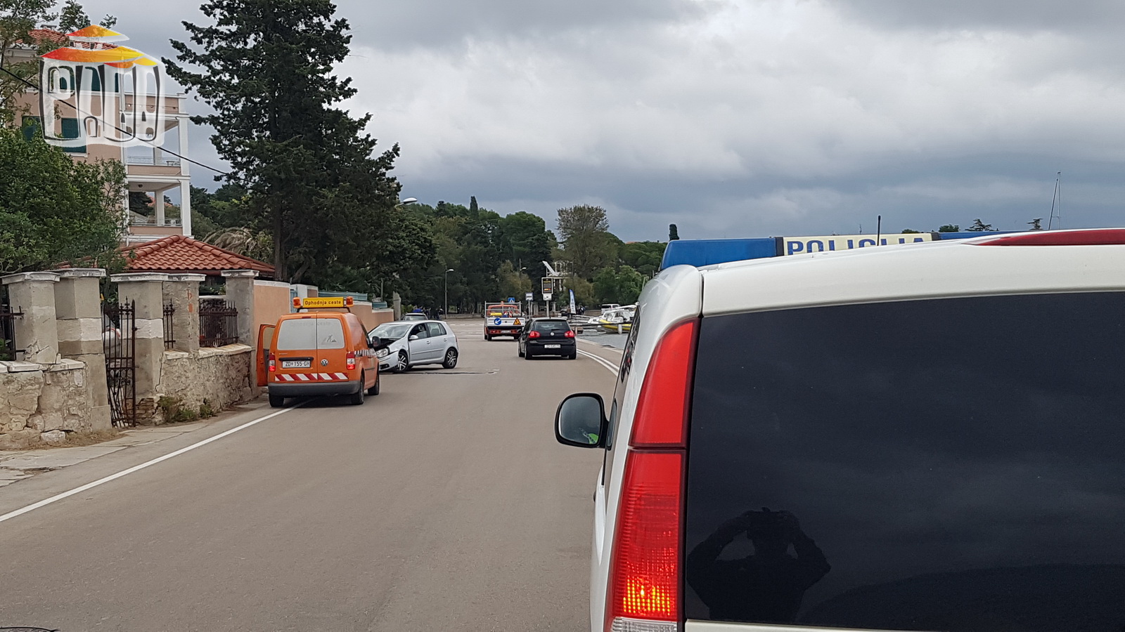 Golfom se izvrtio i zabio u zid na Obali kneza Trpimira