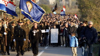 Skabrnja, 181111.
20. obljetnica stradanja Skabrnje. U Skabrnji je uz govore na trgu ispred crkve odrzano i polaganje vijenaca na groblju.
Foto: Jure Miskovic / CROPIX Skabrnja, 181111.
20. obljetnica stradanja Skabrnje. U Skabrnji je uz govore na trgu ispred crkve odrzano i polaganje vijenaca na groblju.
Foto: Jure Miskovic / CROPIX