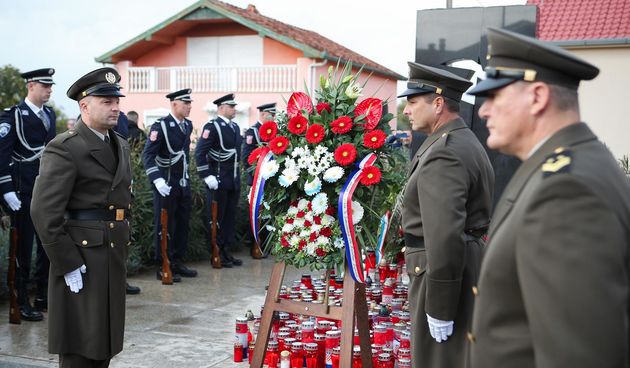 Škabrnja: Kolona sjećanja na 33. obljetnicu stradanja u Domovinskom ratu