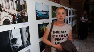 Ana Pavić, Humanitarna izlozba za pomoc tesko bolesnoj mladoj zadranki Ani Pavic i njenoj kceri Aurori. Zadarski fotografi amateri i profesionalci njih 37 odazvali su se ovoj akciji doniravsi fotografije, Foto: Željko Mršić/PIXSELL