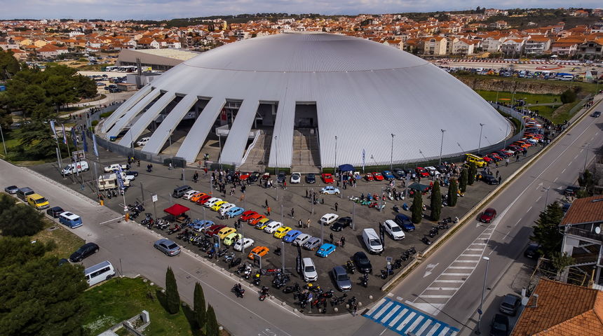 Oldtimer izložba na Višnjiku Oldtimer izložba na Višnjiku