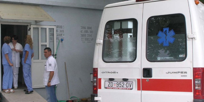 -PAG-310707
ambulanta u Pagu
Foto: Josip Portada
-reg- -PAG-310707
ambulanta u Pagu
Foto: Josip Portada
-reg-