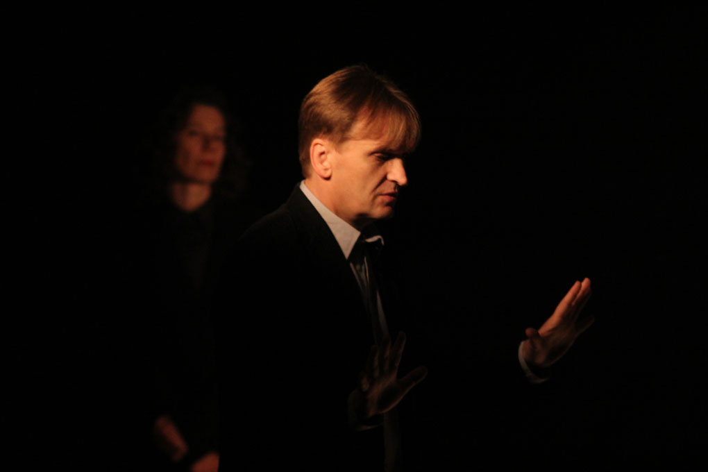 ArtAkt, izlozba Ivane Jenjic, predstava Vili Matula, foto: I. Perincic ArtAkt, izlozba Ivane Jenjic, predstava Vili Matula, foto: I. Perincic