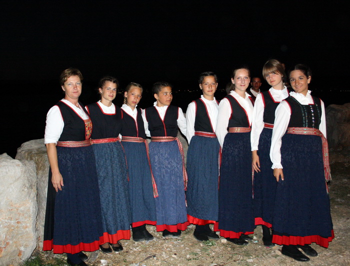 Vecer folklora: KUD Nevijana i ansambl Horenak u Nevidjenima Vecer folklora: KUD Nevijana i ansambl Horenak u Nevidjenima