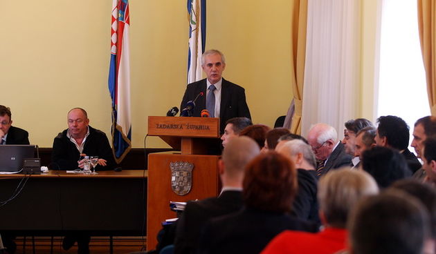 Zadar, 300113.
Zgrada Zadarske zupanije na Poluotoku.
U velikoj dvorani Zadarske zupanije jutros je odrzana sjednica Skupstine Zadarske zupanije. 
Na slici zadarski zupan Stipe Zrilic.
Foto: Jure Miskovic / CROPIX