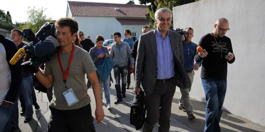 Danas je nakon ispitivanja u Zagrebu u stan u zadarskim Arbanasima od strane policije doveden bivši državni tajnik Zdravko Livaković kako bi se uz njegovu prisutnost i prisutnost njegova odvjetnika obavila pretraga stana. Pretpostavlja se da se istražuje