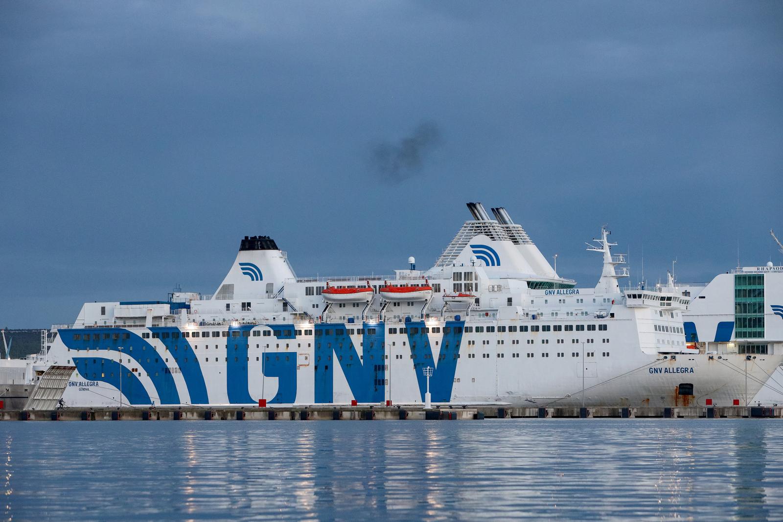 Kruzeri GNV Allegra i GNV Rhapsody na vezu u luci Gaženica