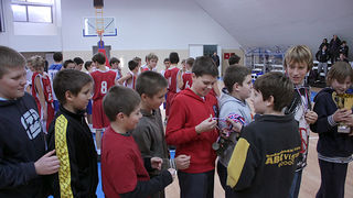 Podjela medalja na Božićnom košarkaškom turniru
