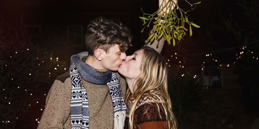 Poljubac ispod imele Poljubac ispod imele