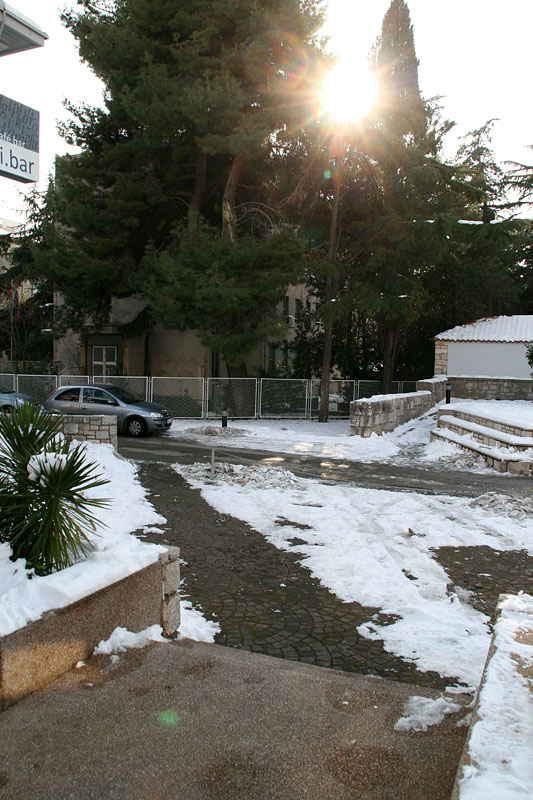 Snježni đir oko Gradske knjižnice Zadar, Foto: Lucija Juravić Snježni đir oko Gradske knjižnice Zadar, Foto: Lucija Juravić