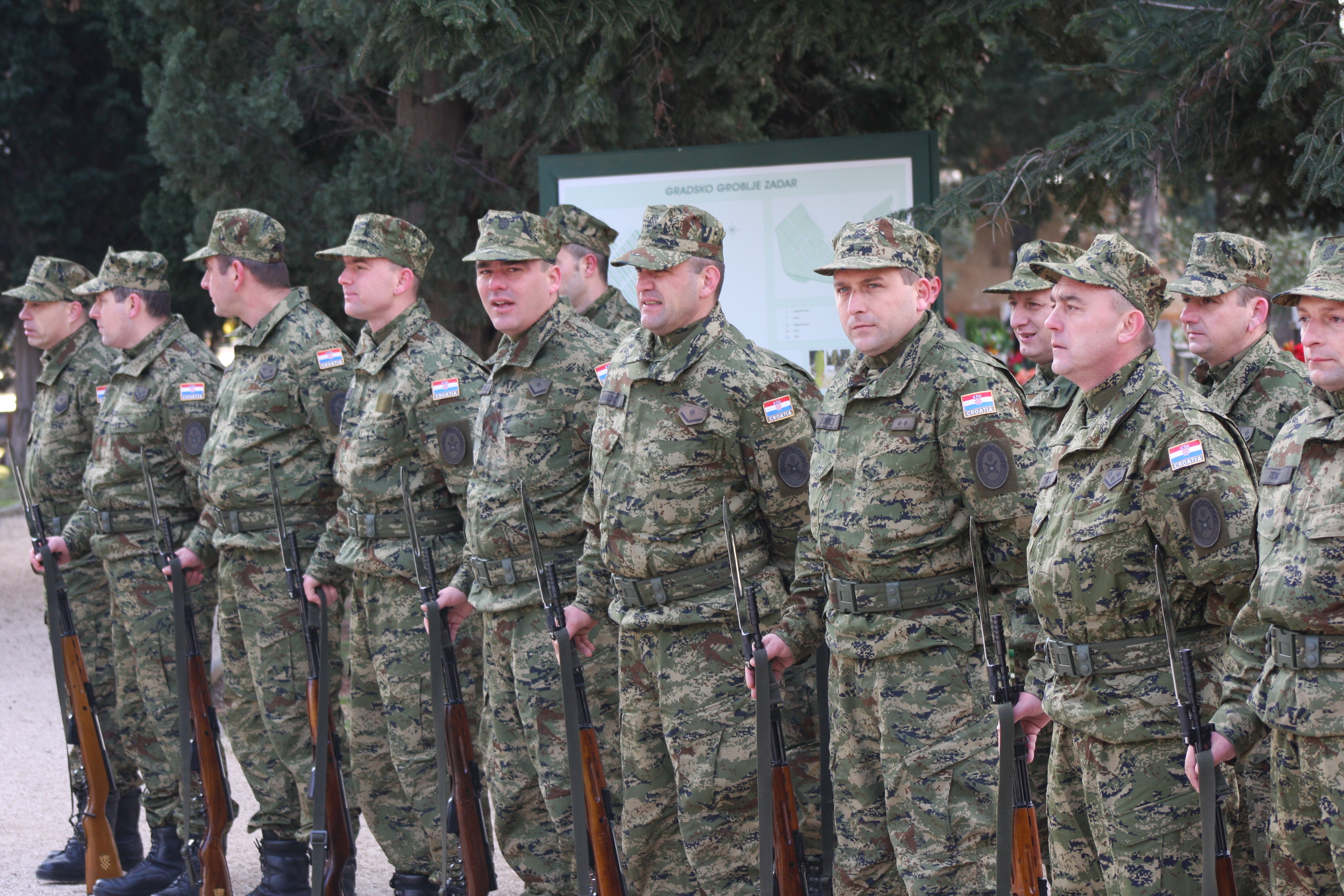 Polaganje vijenaca za poginule branitelje u VRA Maslenica, Foto: Saša Čuka