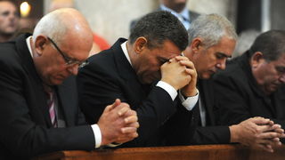 Zadar, 241112.
Obiljezavanje Dana grada Zadra i dolazak generala Ante Gotovine pocasnog gradjanina grada Zadra. General Gotovina na svetoj misi u katedrali Sv. Stosije.
Na slici gradonacelnik Zvonimir Vrancic, Ante Gotovina i zupan Stipe Zrilic.
Foto: L Zadar, 241112.
Obiljezavanje Dana grada Zadra i dolazak generala Ante Gotovine pocasnog gradjanina grada Zadra. General Gotovina na svetoj misi u katedrali Sv. Stosije.
Na slici gradonacelnik Zvonimir Vrancic, Ante Gotovina i zupan Stipe Zrilic.
Foto: L