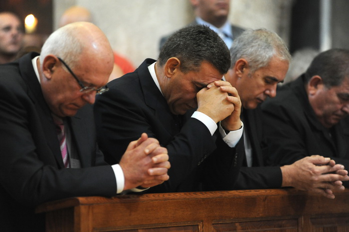 Zadar, 241112.
Obiljezavanje Dana grada Zadra i dolazak generala Ante Gotovine pocasnog gradjanina grada Zadra. General Gotovina na svetoj misi u katedrali Sv. Stosije.
Na slici gradonacelnik Zvonimir Vrancic, Ante Gotovina i zupan Stipe Zrilic.
Foto: L Zadar, 241112.
Obiljezavanje Dana grada Zadra i dolazak generala Ante Gotovine pocasnog gradjanina grada Zadra. General Gotovina na svetoj misi u katedrali Sv. Stosije.
Na slici gradonacelnik Zvonimir Vrancic, Ante Gotovina i zupan Stipe Zrilic.
Foto: L