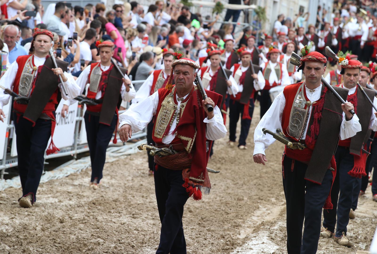 U Sinju održana 308. Sinjska alka