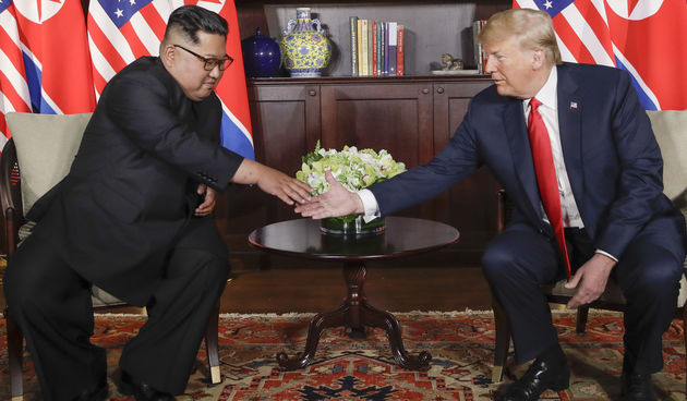 Veliki fotoizvještaj: Pogledajte kako je protekao povijesni susret Donalda Trumpa i Kim Jong-una