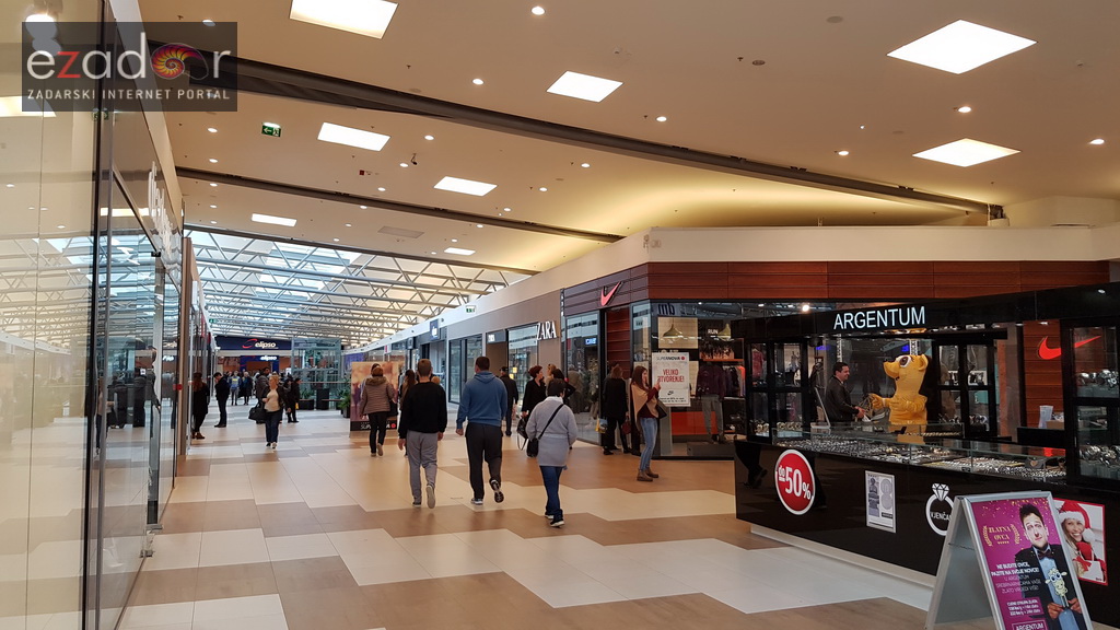 Trgovinski centar Supernova Zadar otvorio vrata kupcima Trgovinski centar Supernova Zadar otvorio vrata kupcima