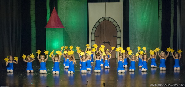 HNK Zadar: Bajka.hr Plesne udruge Gesta, Foto: Željko Karavida HNK Zadar: Bajka.hr Plesne udruge Gesta, Foto: Željko Karavida