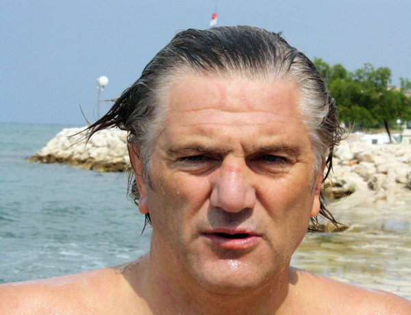 Dani Dikla 2009: Dr Velimir Susak Taci isplivao maraton Preko-Diklo Dani Dikla 2009: Dr Velimir Susak Taci isplivao maraton Preko-Diklo