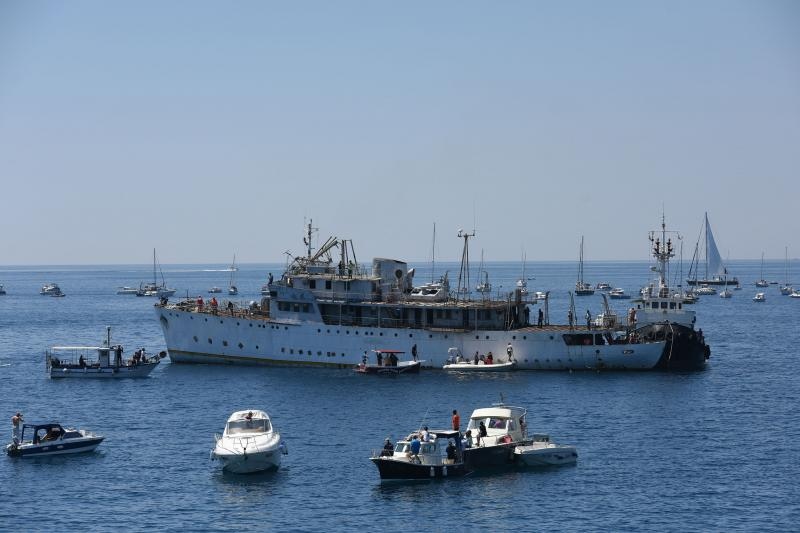 Premantura: Admiralski brod Vis potopljen kako bi postao ronilačka atrakcija. Photo: Duško Marušić/PIXSELL