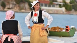 Krapanj: Održana tradicionalna ženska regata gajeta na vesla. Photo: Hrvoje Jelavić/PIXSELL Krapanj: Održana tradicionalna ženska regata gajeta na vesla. Photo: Hrvoje Jelavić/PIXSELL