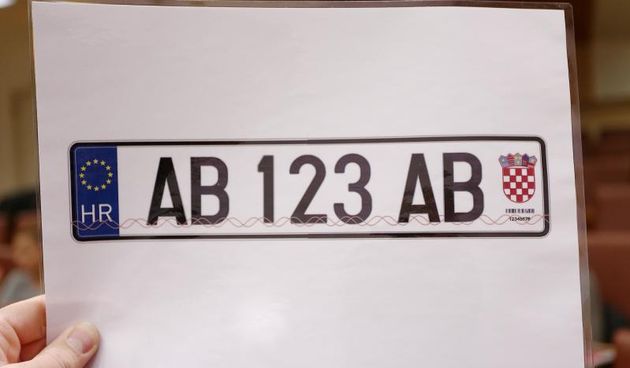 U Ravnateljstvu policije predstavljeni su prijedlozi novih registracijskih tablica za vozila. Ujedno je predstavljeno i vozilo mobilnog ureda za upravne poslove.  Photo: Davor Puklavec/PIXSELL