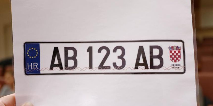 U Ravnateljstvu policije predstavljeni su prijedlozi novih registracijskih tablica za vozila. Ujedno je predstavljeno i vozilo mobilnog ureda za upravne poslove. Photo: Davor Puklavec/PIXSELL U Ravnateljstvu policije predstavljeni su prijedlozi novih registracijskih tablica za vozila. Ujedno je predstavljeno i vozilo mobilnog ureda za upravne poslove. Photo: Davor Puklavec/PIXSELL
