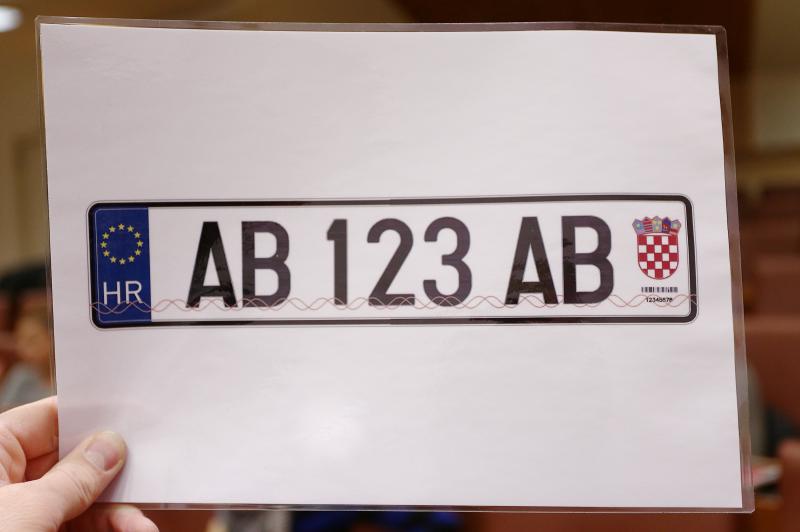U Ravnateljstvu policije predstavljeni su prijedlozi novih registracijskih tablica za vozila. Ujedno je predstavljeno i vozilo mobilnog ureda za upravne poslove. Photo: Davor Puklavec/PIXSELL U Ravnateljstvu policije predstavljeni su prijedlozi novih registracijskih tablica za vozila. Ujedno je predstavljeno i vozilo mobilnog ureda za upravne poslove. Photo: Davor Puklavec/PIXSELL