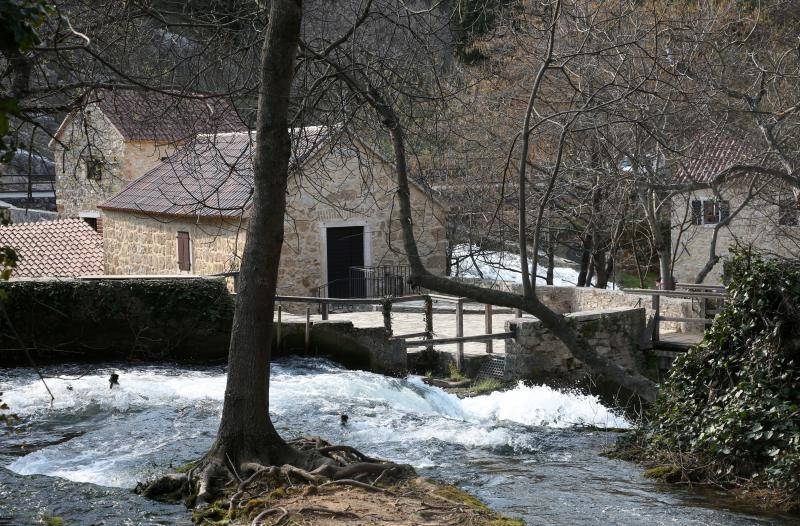 Obilazak NP Krka i Slapova Krke povodom Medjunarodnog dana rijeka. Photo: Dusko Jaramaz/PIXSELL Autor  Dusko Jaramaz/PIXSELL Ključne riječi  slapovi krke, Nacionalni park Krka, rijeka Krka, voda, rijeka,