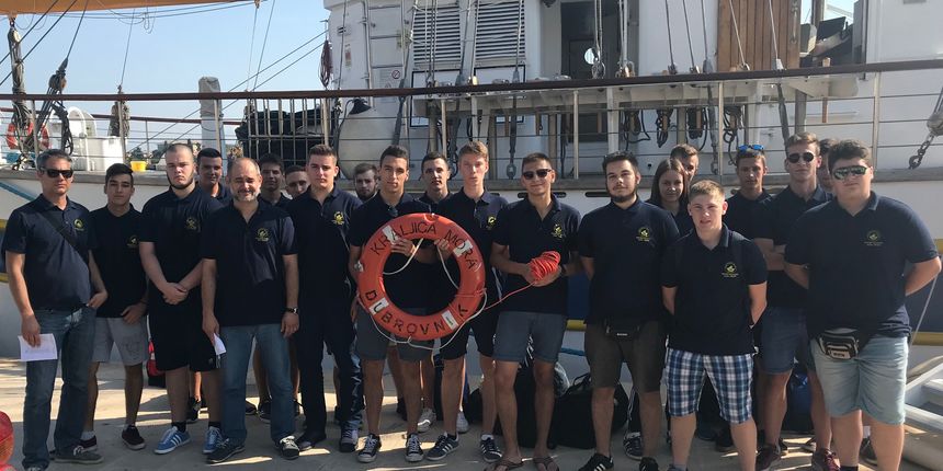 Pomorska škola Zadar – Kraljica mora Pomorska škola Zadar – Kraljica mora