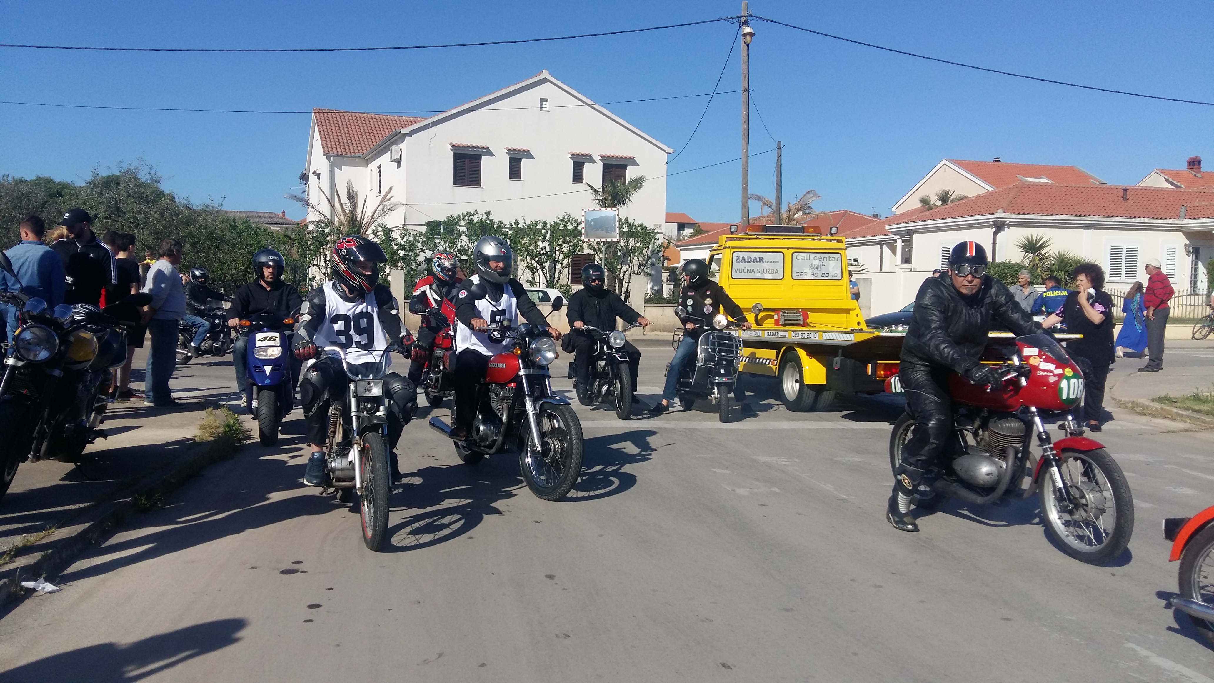 Start utrke oldtimera u uvali Bregdetti