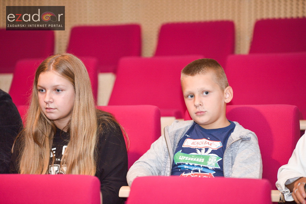 Premijera predstave “Pale sam na svijetu” u Kazalištu lutaka Zadar Premijera predstave “Pale sam na svijetu” u Kazalištu lutaka Zadar