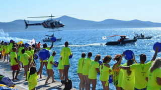 10. dm Millennium Jump na zadarskoj rivi – 3 tisuće skakača poslalo prekrasnu priču u svijet 10. dm Millennium Jump na zadarskoj rivi – 3 tisuće skakača poslalo prekrasnu priču u svijet