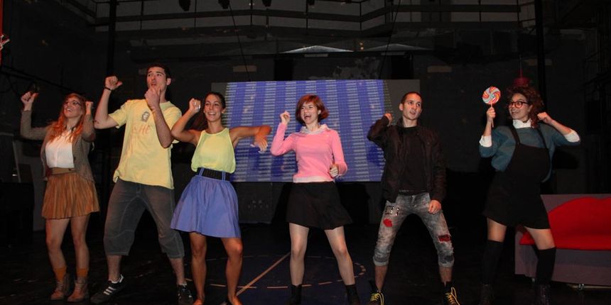 Ususret novoj sezoni u HNK Zadar u srijedu, 25. rujna s početkom u 20 sati premijerno će biti izvedena predstava SASVIM SAM POPUBERTETIO,  u produkciji  HNK ZADAR u suradnji s kazališnom udrugom “Igrajmo se” Zadar.  Autorica teksta je Sanja Pilić, a redat