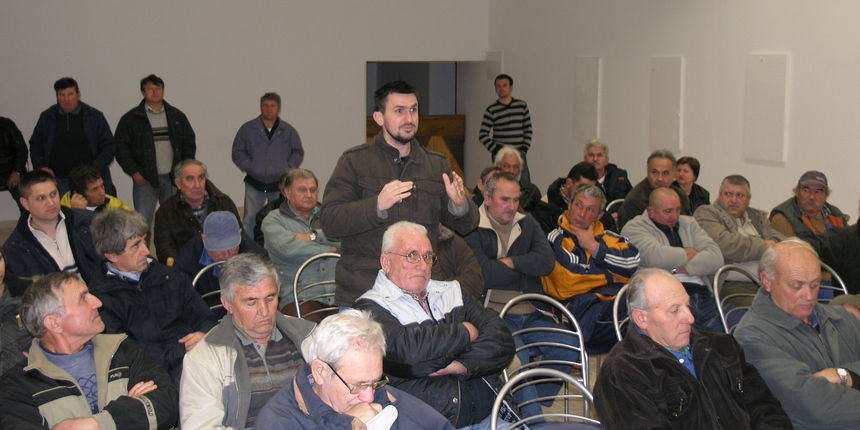 Ovčari i lovci s Paga na skupu u Kolanu (Foto: J. Portada)