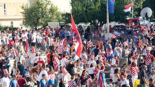 Zadar dočekao svoje Vatrene: Sve generacije okupile se na Forumu