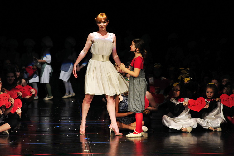 HNK Zadar: Plesna udruga Festa – “Izašli iz priče (a netko i iz papučice)”, Foto: Željko Karavida HNK Zadar: Plesna udruga Festa – “Izašli iz priče (a netko i iz papučice)”, Foto: Željko Karavida