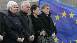 Knin, 150311.
Premijerka Jadranka Kosor otvorila je radove na prosirenju pogona tvornice Div u Kninu.
Jadranka Kosor, Gordan Pauk, Josipa Rimac i Bozidar Kalmeta
Foto : Jakov Prkic / Cropix Knin, 150311.
Premijerka Jadranka Kosor otvorila je radove na prosirenju pogona tvornice Div u Kninu.
Jadranka Kosor, Gordan Pauk, Josipa Rimac i Bozidar Kalmeta
Foto : Jakov Prkic / Cropix
