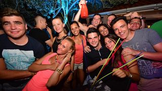 Subotnja zabava u Noštromo i Vagabundo barovima na Viru ; foto Iva Perinčić