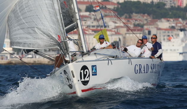Split, 240910.  24. ACI Match Race Cup.  Cetvrti dan natjecanja.  Na slici: Mate Arapov pobjednik 24. ACI Match Race-a. Foto: Bozidar Vukicevic / Otvoreno more / CROPIX