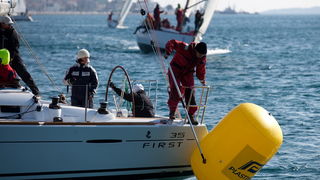 Zadar, 260211.
U Biogradskom akvatoriju se ovoga vikenda odrzava 11. Karnevalska regata. U tri jedrenja natjecati ce se 50-ak brodova.
Na slici: detalj sa subotnjeg jedrenja. Jedna je posada zakvacila bovu za brod zbog cega je jedno jedrenje bilo prekinut Zadar, 260211.
U Biogradskom akvatoriju se ovoga vikenda odrzava 11. Karnevalska regata. U tri jedrenja natjecati ce se 50-ak brodova.
Na slici: detalj sa subotnjeg jedrenja. Jedna je posada zakvacila bovu za brod zbog cega je jedno jedrenje bilo prekinut