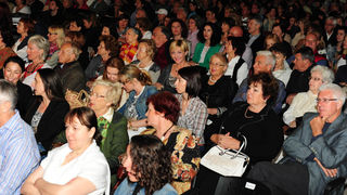 Zadar, 28.06.2013. snimio: Nenad Marčev, 
19. Zadarsko kazališno ljeto 
Zagrebačka filharmonija 
SALSA FILARMÓNICA 
Dirigent: Alan Bjelinski 
Nastupili: Ricardo Luque 
Olvido Ruiz Castellanos (Kuba) 
Poljana Šime Budinića