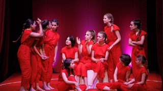 Igrajmo se: Zabranjeno mlađima od 15 strana A