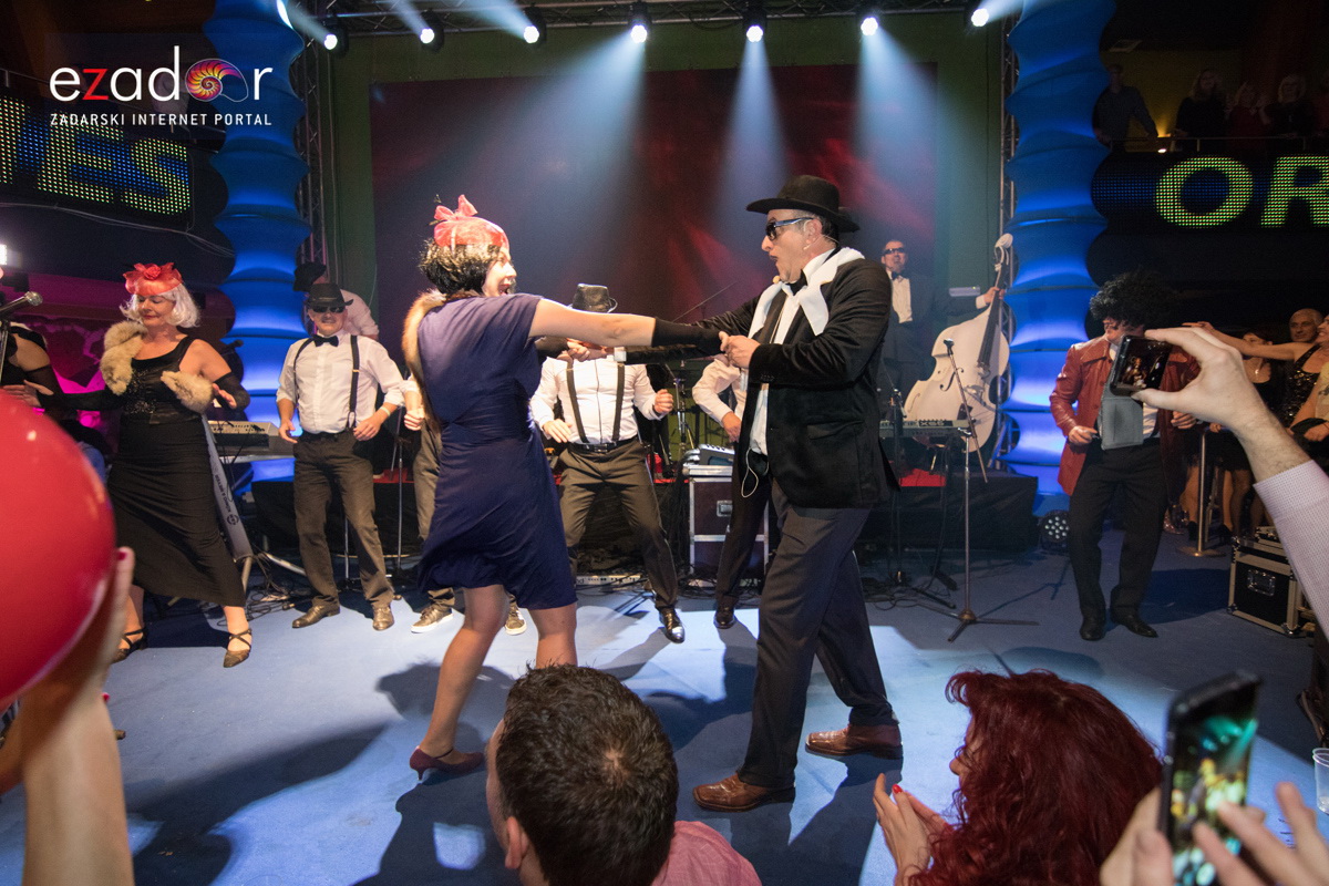 Ludnica u Saturnusu: Najbolji doček u svemiru i šire Ludnica u Saturnusu: Najbolji doček u svemiru i šire