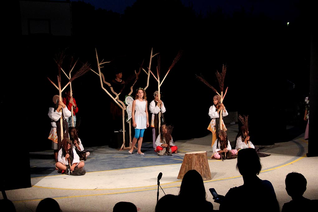 Diklo: “Šuma Striborova” u izvedbi kazališne radionice Donatolina, foto: Iva Perinčić Diklo: “Šuma Striborova” u izvedbi kazališne radionice Donatolina, foto: Iva Perinčić