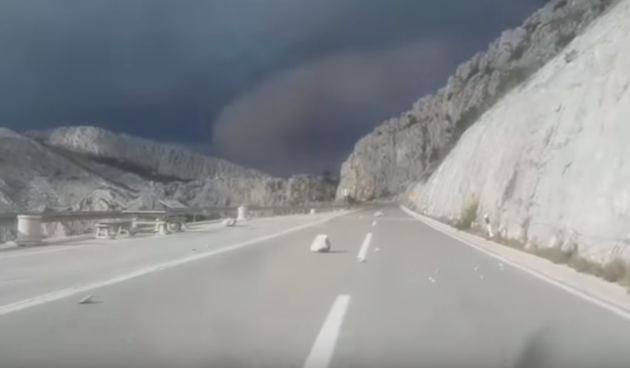 Potres u Dalmaciji, odroni