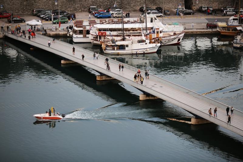 Kišni ponedjeljak, prvi dan rujna, ipak je završio lijepim smirajem nad Zadarskim kanalom, Foto: Filip Brala/PIXSELL Kišni ponedjeljak, prvi dan rujna, ipak je završio lijepim smirajem nad Zadarskim kanalom, Foto: Filip Brala/PIXSELL