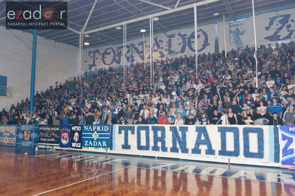 Humanitarno gledanje utakmice Zadar-Cibona u Jazinama Humanitarno gledanje utakmice Zadar-Cibona u Jazinama